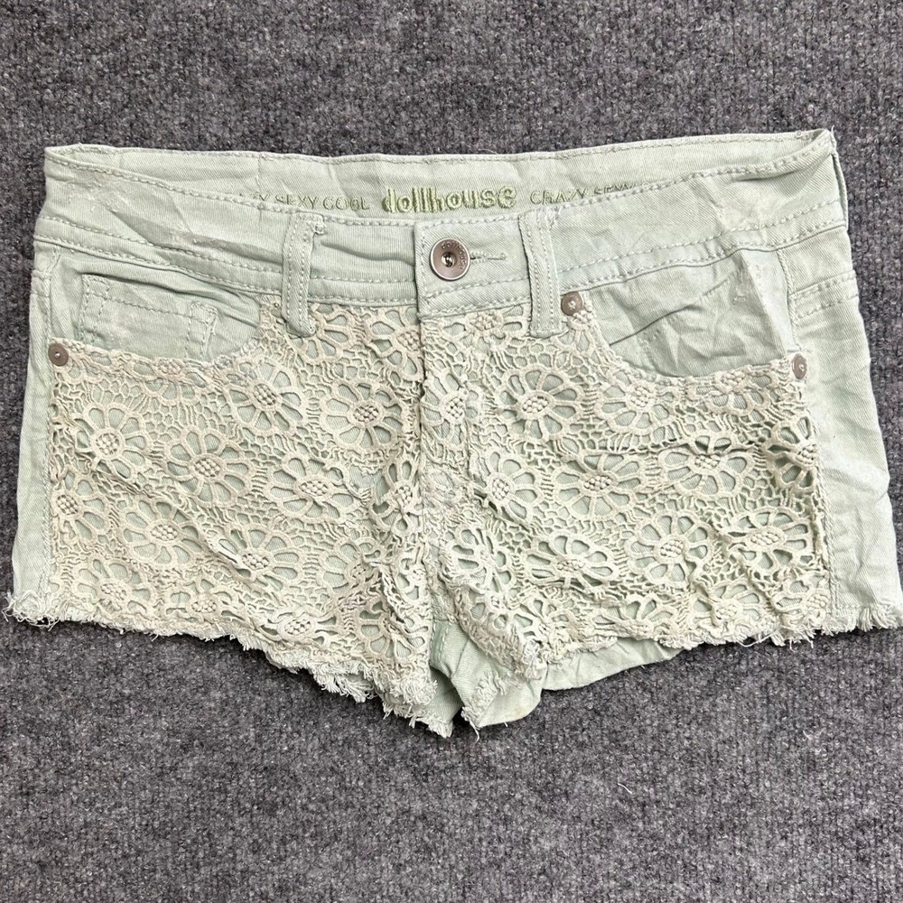 Dollhouse Shorts Womens Size 11 Green Floral Crochet Lace Denim Frayed Hem Boho